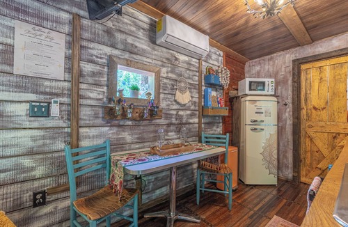 Wedowee Cabin | Enchanted Tiny Stay w/Hot tub-The Stowaway