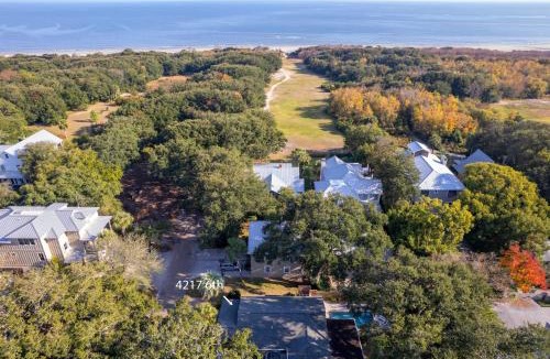 East Beach House | Endless Summer - 4217 Sixth Street