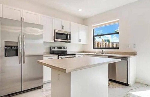 Homestead House | Enjoyable 3-bedroom house with WiFi in Homestead