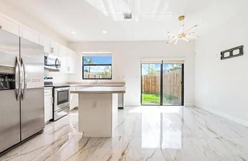 Homestead House | Enjoyable 3-bedroom house with WiFi in Homestead