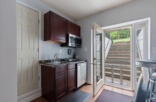 Ashburn Apartment | Enjoyable apartment with AC in vibrant Ashburn