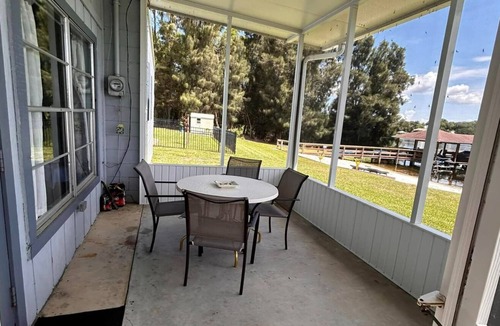 Crooked Lake Cabin | Enjoyable lakeside cabin in Babson Park on Crooked Lake