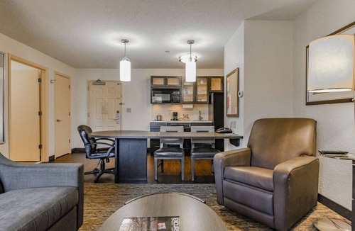Huntsville Hotel | Ensuring a Very Comfortable & Memorable Stay! 3 Comfortable Units, Pets Allowed