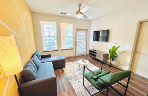 Kissimmee Apartment | Entire Apartment King Bed, Pets Welcome, 15 Min to Parks, Resort-Style Amenities