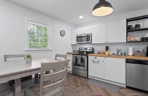Berea House | Entire Duplex 10 Mins from DT Greenville