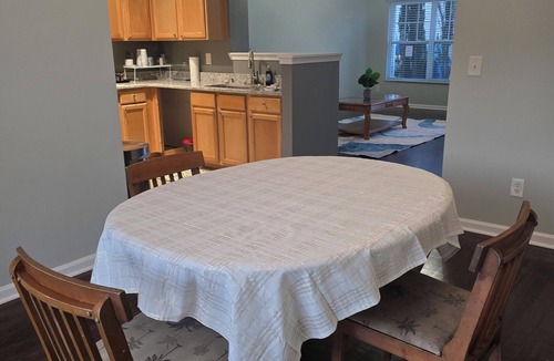 Riverdale House | Entire Home. 1BR Atlanta Luxury Retreat Private Suite Minutes from ATL Airport.