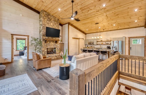 Ridgeline Vistas Cabin | EPIC Heated pool, Outdoor Fireplace, Pool & Hot Tub! Arcade, and Barrel Sauna