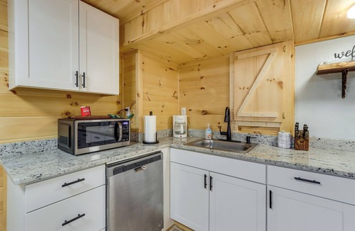 Epworth Apartment | Escape to Nature! Cozy Blue Ridge Mtn Retreat