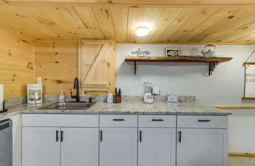 Epworth Apartment | Escape to Nature! Cozy Blue Ridge Mtn Retreat