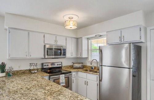 Silver Sands Beach House | Estrella del Mar 3-minute walking to the beach, restaurants and shops!