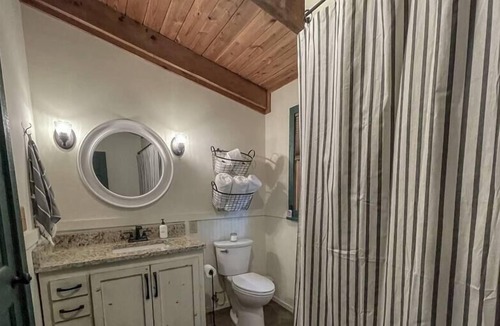Spring City House | Everett Lodge - Cozy Lakefront Retreat