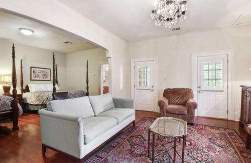 New Orleans Hotel | Excellent Location: 3 Blocks to Bourbon St. and the French Quarter attractions.
