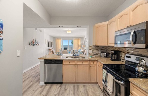 North Redington Beach Condo | Exclusive Beachfront w/Private Beach, 3 pools, Gym, Free Wi-Fi & Cable, Security ~ 244 Tides