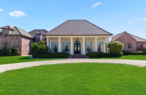 Covington House | Expansive Ranch Family Property