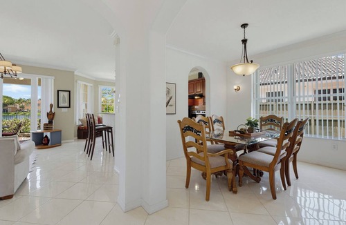Princeton House | Experience Homestead charm near Black Point Park and Marina