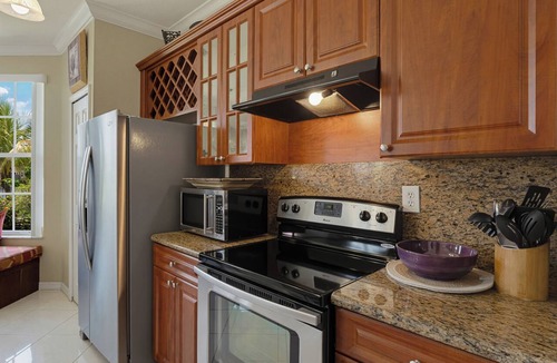 Princeton House | Experience Homestead charm near Black Point Park and Marina