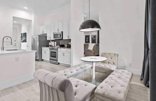 Loughman House | Experience Luxury Villa at Allevo Homes