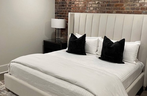 Central Business District Hotel | Experience the Charm of New Orleans CBD: Prime Location, Walkable, and Spacious