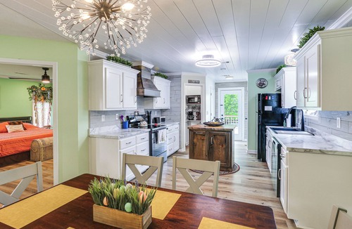 Tupelo House | Explore Tupelo & Natchez Trace! Southern Getaway