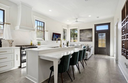 Roseland Terrace Historic District House | Exquisite Garden District Haven, Walk to Dining