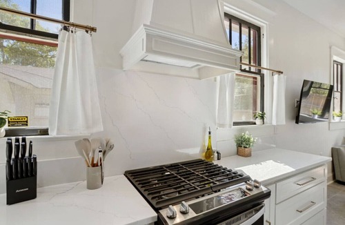 Roseland Terrace Historic District House | Exquisite Garden District Haven, Walk to Dining