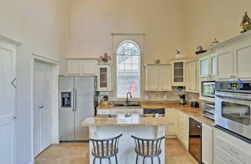 Benton House | Exquisite Lakefront 2 story beautiful Benton house with patio!