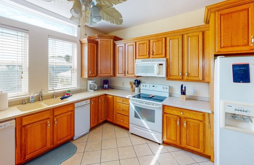 Oceanmarsh Subdivision House | Extended Golf cart! Elevator! Amazing Views! Pets! Accessible! 4 decks!
