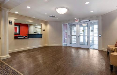 Fairvilla Hotel | Extended Stay America Suites - Orlando - Maitland - 1776 Pembrook Dr