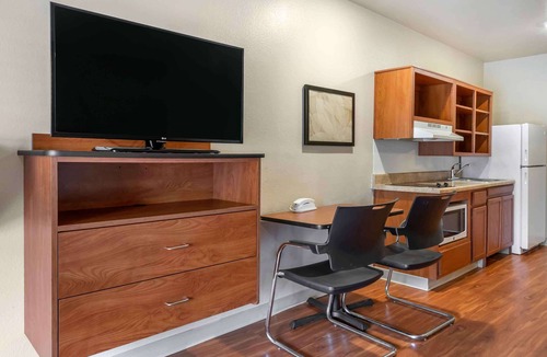 Lake Worth Corridor Hotel | Extended Stay America Select Suites - Lake Worth