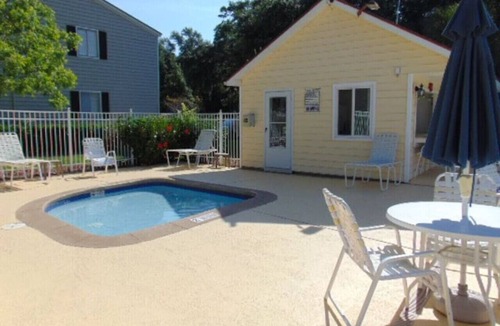 Demere Park Condo | F3, close to front heated pool