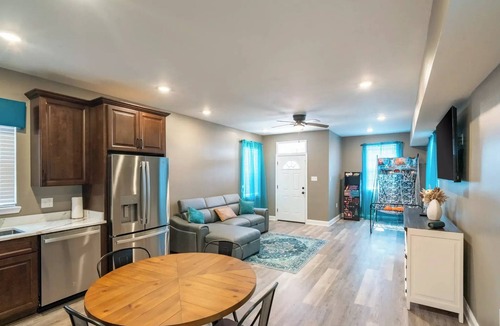 Holy Cross District House | Fabulous 3-bedroom house with AC in vibrant New Orleans