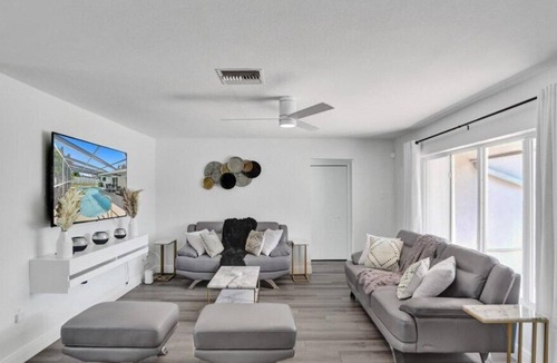 Central Corals House | Fabulous Pool Home just 11 min to beach