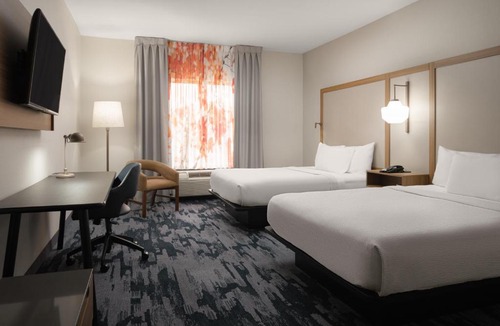 Cleveland Hotel | Fairfield Inn and Suites Cleveland
