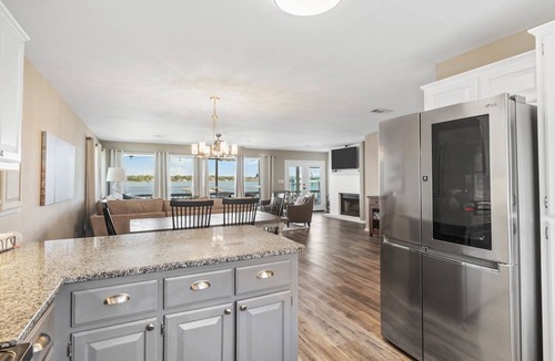 Carolyn Estates House | Fall dates available, great house for swimming, fishing & boating.