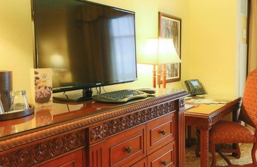 Orlando House | Family and Friends Vacation! 3 Spacious Units Near Disney's Magic Kingdom, Pools, Restaurants