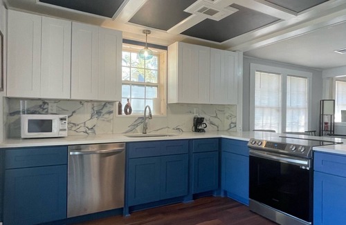 Brunswick House | Family‑Friendly 2BR Coastal Bungalow Minutes to St. Simons & Jekyll Island