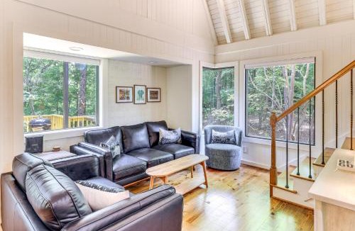 Dadeville House | Family-Friendly Dadeville Cabin w/Hot Tub & Porch