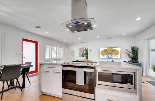 Harbor Village House | Family-Friendly Pool & BBQ 3BR/2BA Home