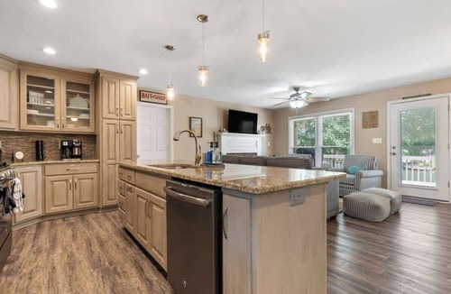 Milledgeville House | Family-Friendly, Sleeps 8, Kayaks, + More!