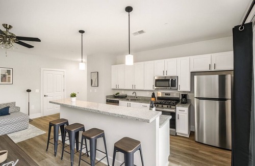 Glen Iris Apartment | Family & Group Retreat|3 Queens Beds Pool Table 11