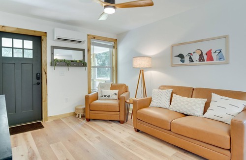 Mills River Cottage | Farm Stay: Bright & Modern Mills River Cottage!