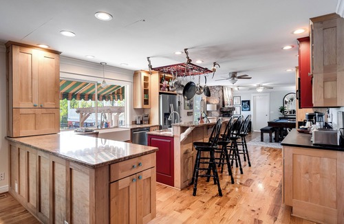 Coopertown House | FARM Stay! - Private Heated Pool & Swim Spa - Pool Table - 2 King 7 Queen - 16+