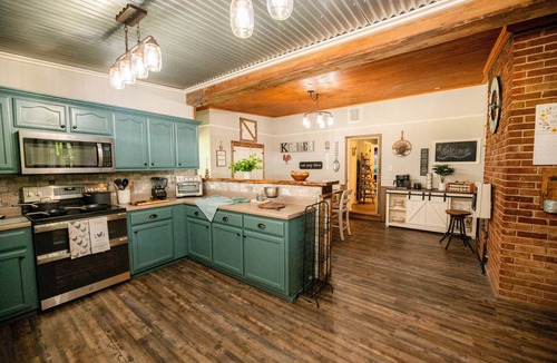 Lakeland House | FarmCharm getaway outside Memphis - Nearby winery