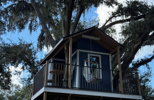 Plant City House | Farmhouse Oasis Treehouse, Pool, Heated Spa & Arcade off I-4 Lakeland Airport