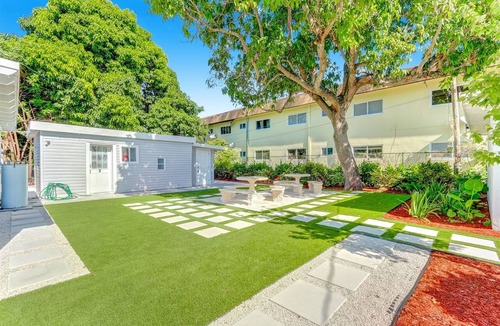 Highland Garden Apartment | FIFA Perfect 18 KM | Bayamo: Casita Near Beach & Gym Access