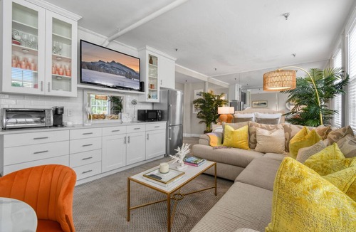 Palm Beach Condo | FIFA Pool/Beach 2 Queen bed Studio Suite CoNdo