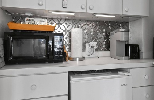 Palm Beach Condo | FIFA/Pool/Valet/beach&dining/Yacht StudioWBalcony
