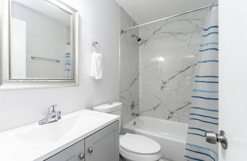 Sailboat Bend Apartment | FIFA World Cup Third Place Stay . Walk to Dining . Beach Las Olas Parking
