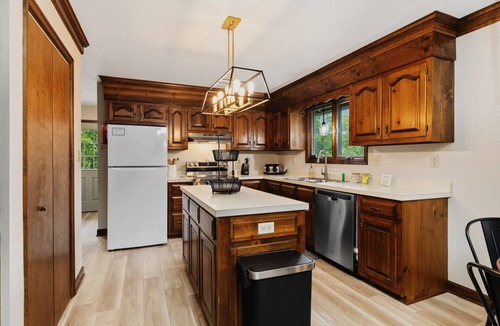 Roseland House | Fire pit with MTN views! Summer fun! Nelson 151.