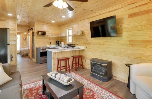 Heflin Cabin | Fish & Hike: Cabin Hideaway w/Deck in Alabama